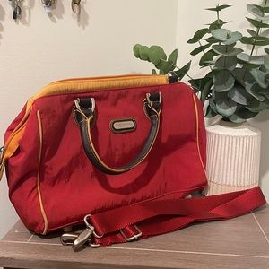 Never lose your keys or pens again with this tote!